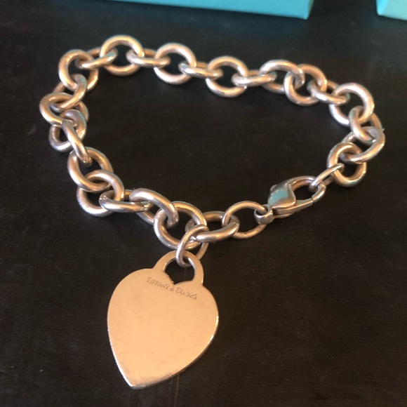 Tiffany & Co sterling heart charm bracelet, box & pouch ready for engraving! - Picture 3 of 10